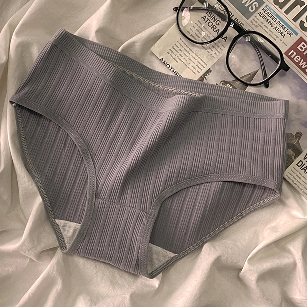 Brand New Condition Female Underwear Cotton Fabric Multi-Season Use Regular Length Breathable Triangle Panties