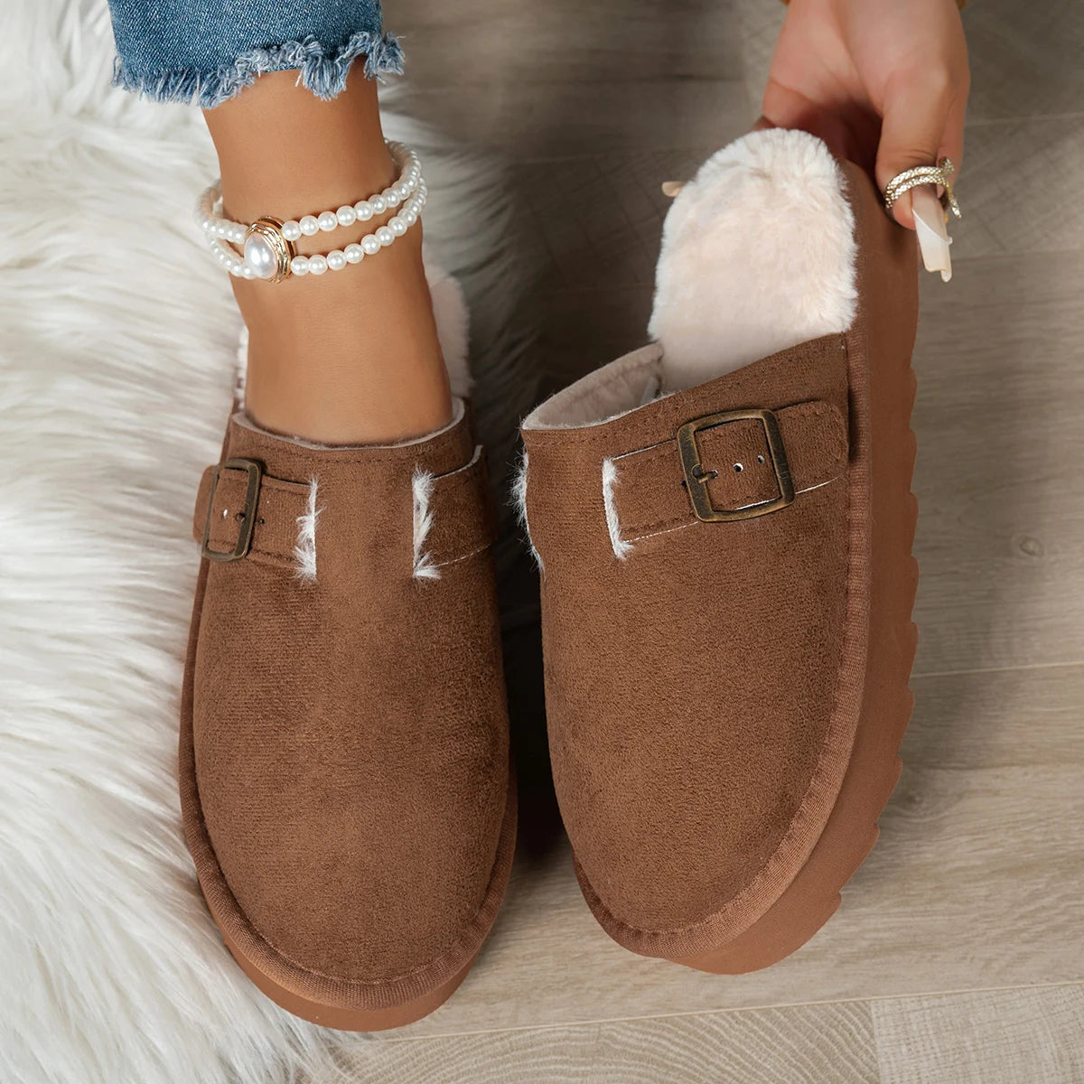 Women's winter plush lined slippers, warm, noise-reducing family slippers, easy to wear and comfortable indoor footwear