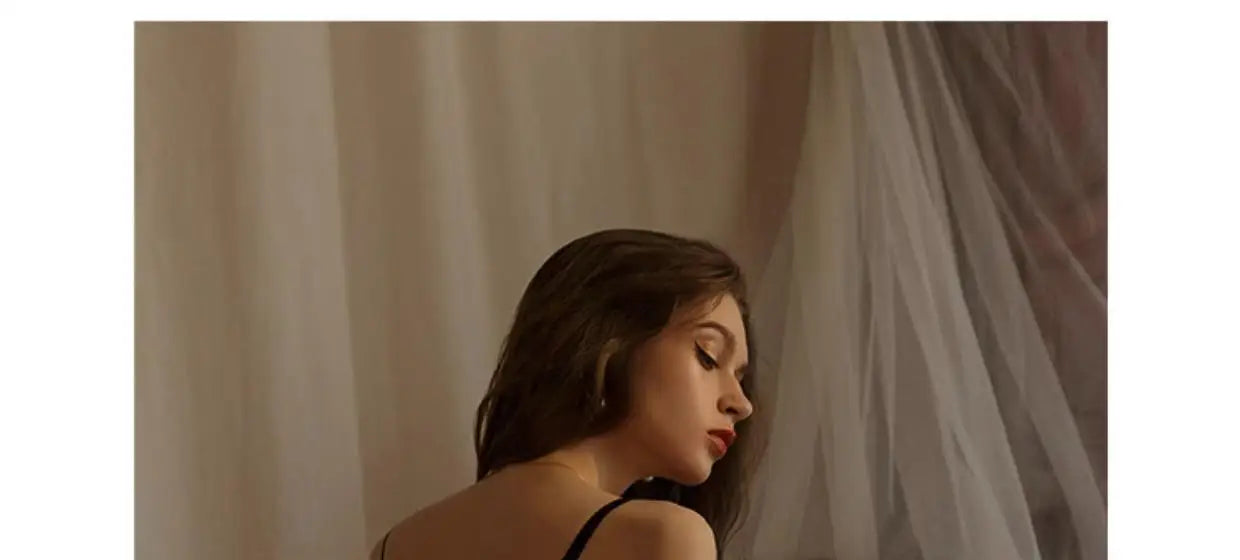 French Sexy Bra & Brief Set Lingerie Ultra-Thin See-Through Sexy Floral Lace Underwire Set Large Breasts Show Small Anti-Sag Bra