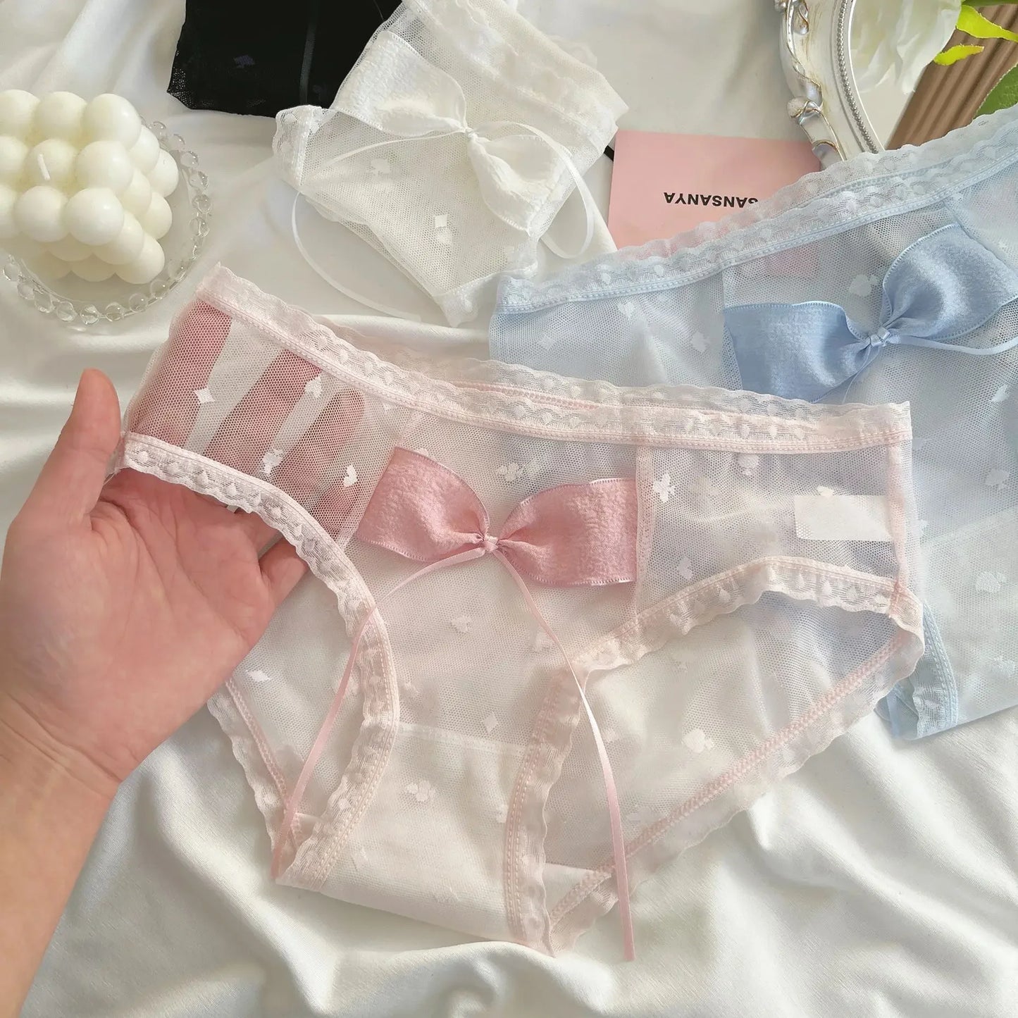 Pure Desire Sexy Lace Briefs Girls Underwear Netting Seamless Butt Covering Mid Waist Design Cute Butterfly Knot Women's Panties