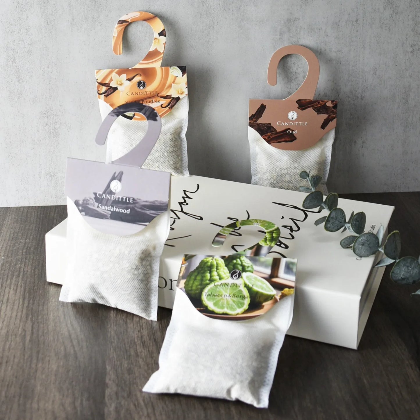 Hanging Paper Scented Sachet With Hook for Wardrobe Shoe Closet Home Fragrance Decoration Long Last