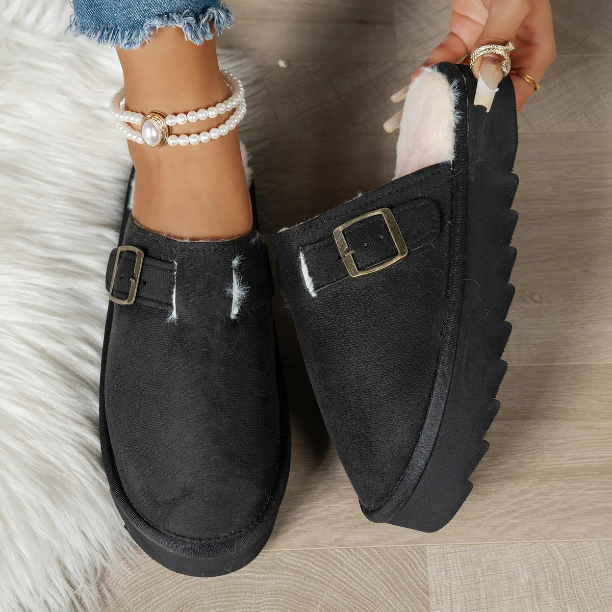 Women's winter plush lined slippers, warm, noise-reducing family slippers, easy to wear and comfortable indoor footwear