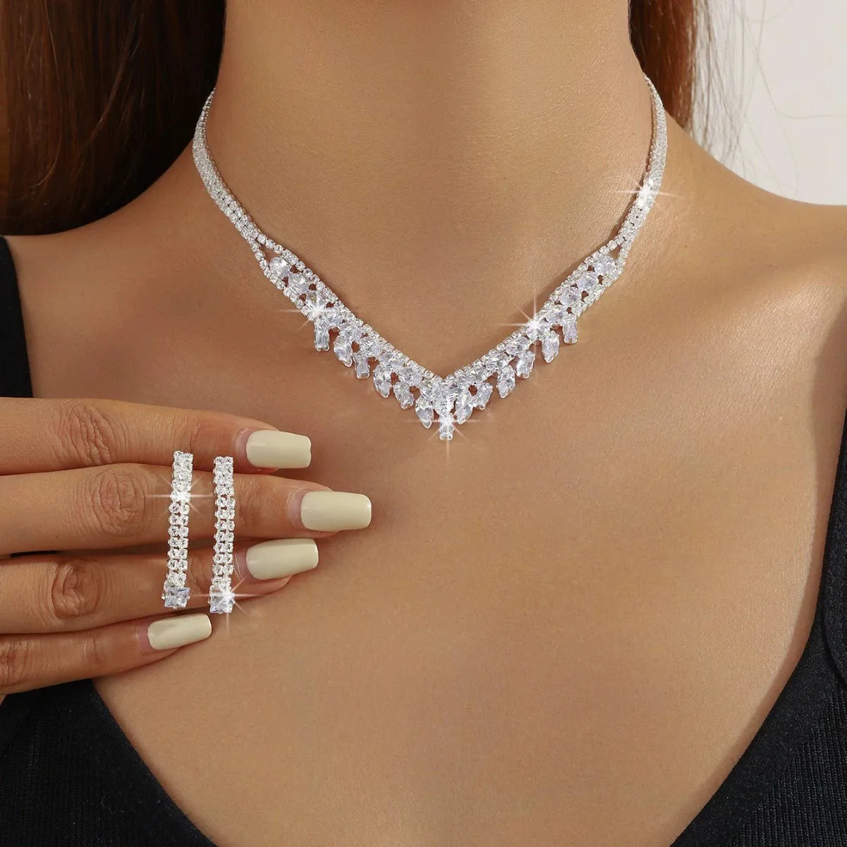 Ladies' Fashionable Silver-Plated And Diamond-Encrusted Metal Necklace, Earrings Set, Bride'S Wedding Attire And Accessories