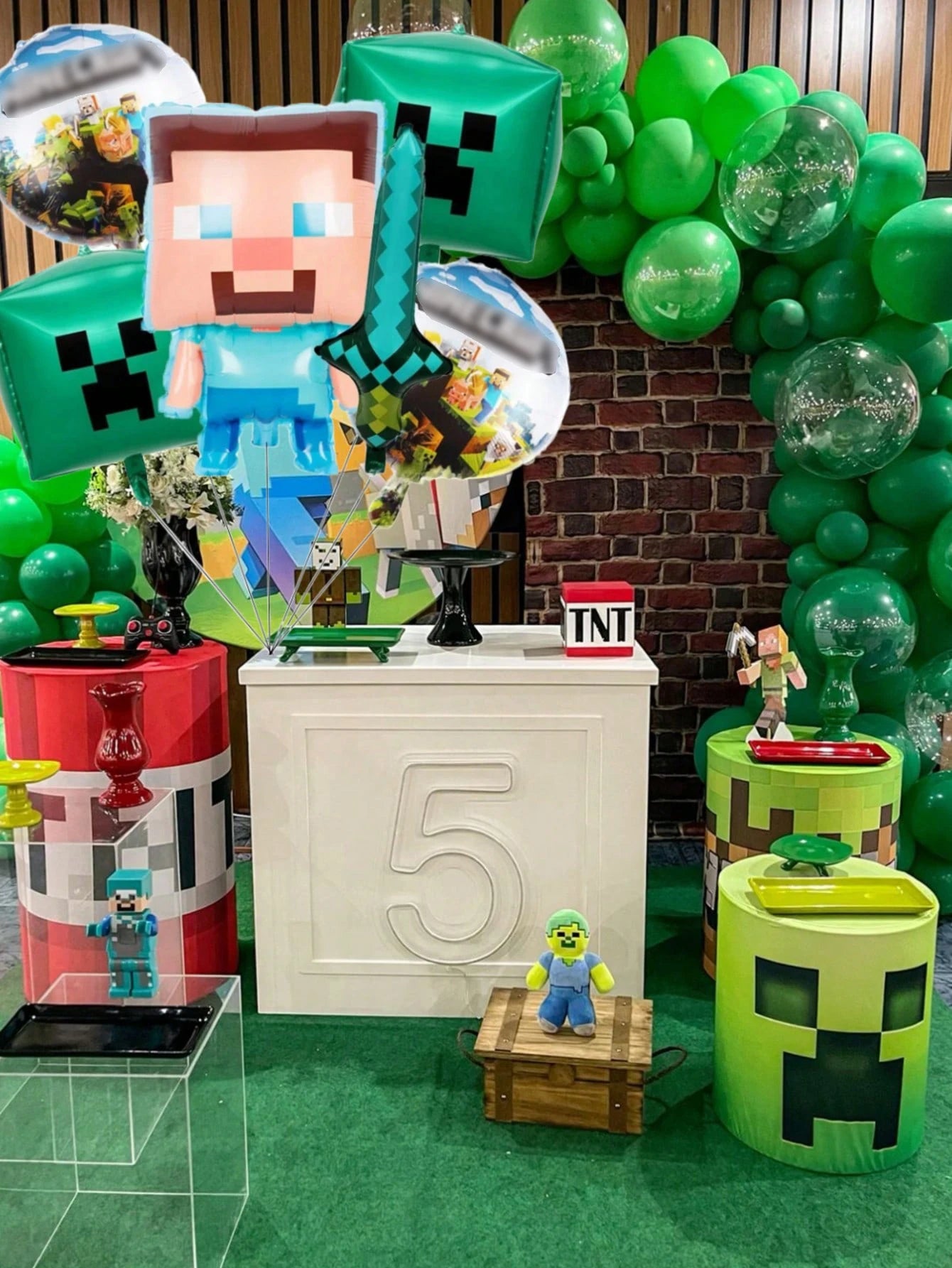 5pcs My World Pixel Video Themed Party Decorations Set，Hanging Banners 、Balloons,Suitable For Birthday、Halloween、Christmas Party