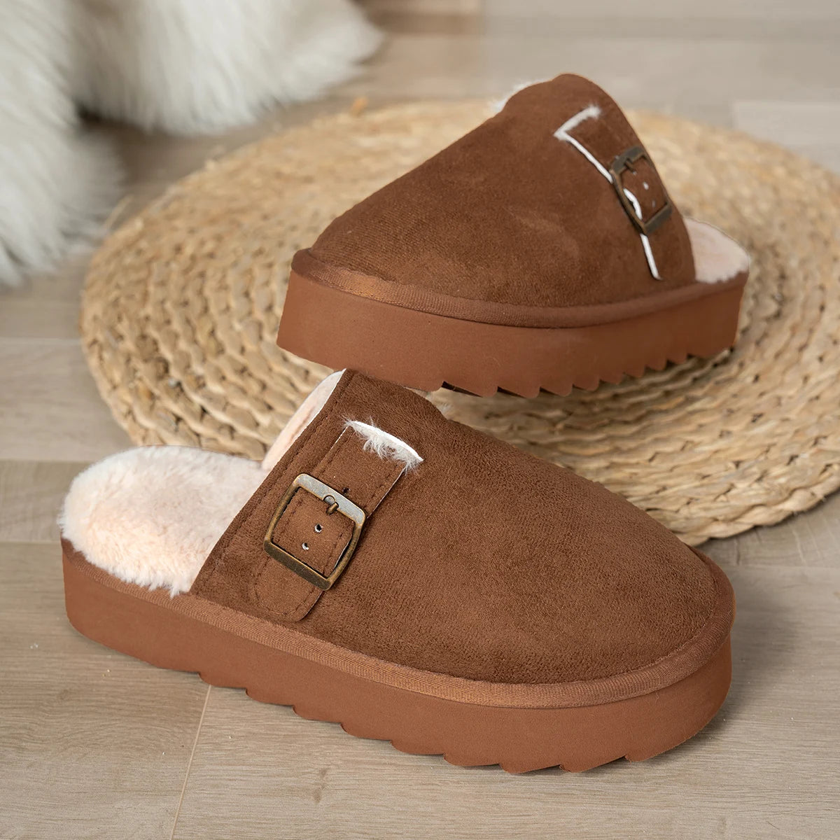 Women's winter plush lined slippers, warm, noise-reducing family slippers, easy to wear and comfortable indoor footwear