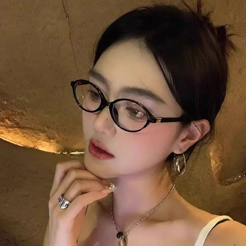 BLMUSA Retro Anti Blue Ray Photochromic Myopia Glasses Women Oval Small Frames Prescription Glasses Pop Classic Reading Glasses
