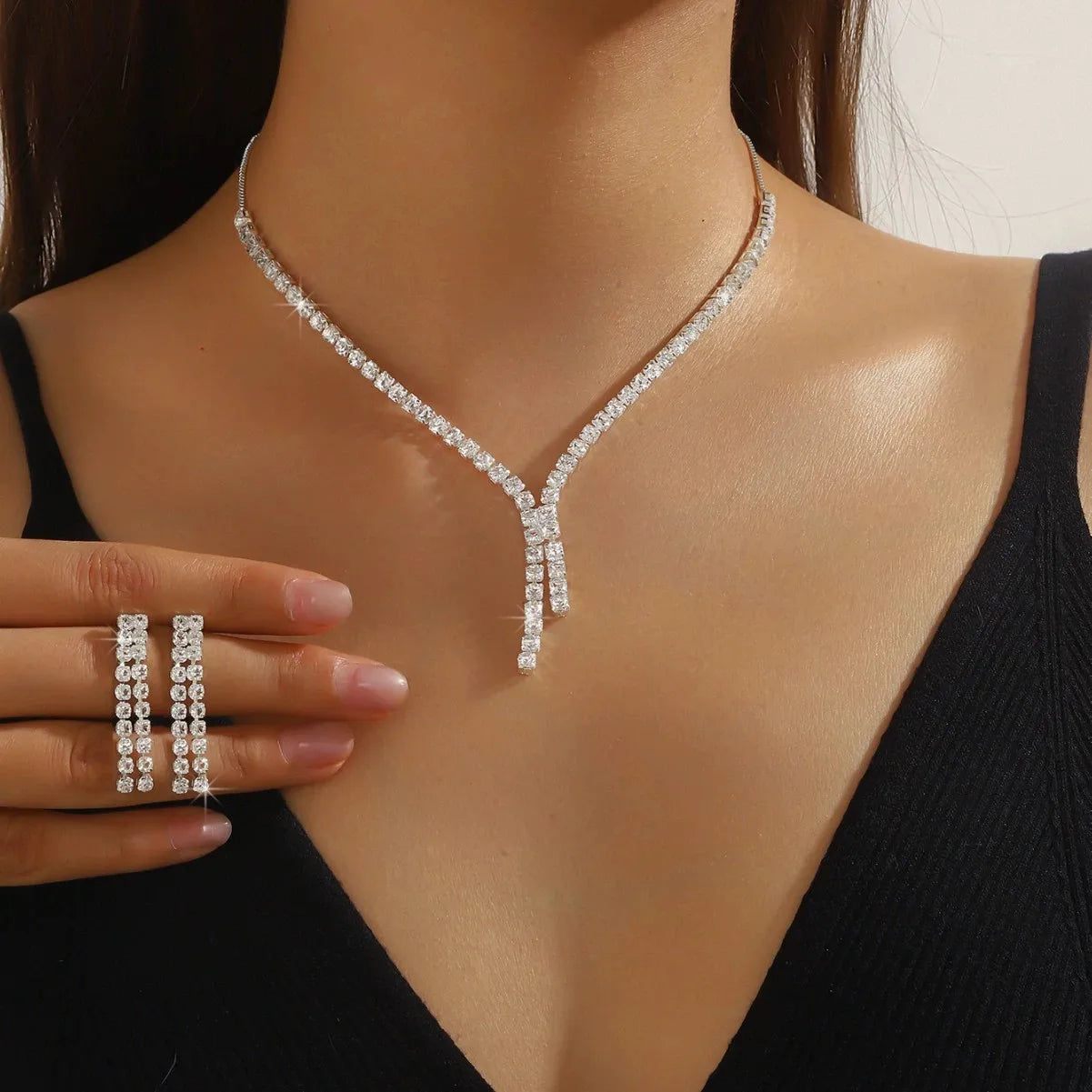 Ladies' Fashionable Silver-Plated And Diamond-Encrusted Metal Necklace, Earrings Set, Bride'S Wedding Attire And Accessories