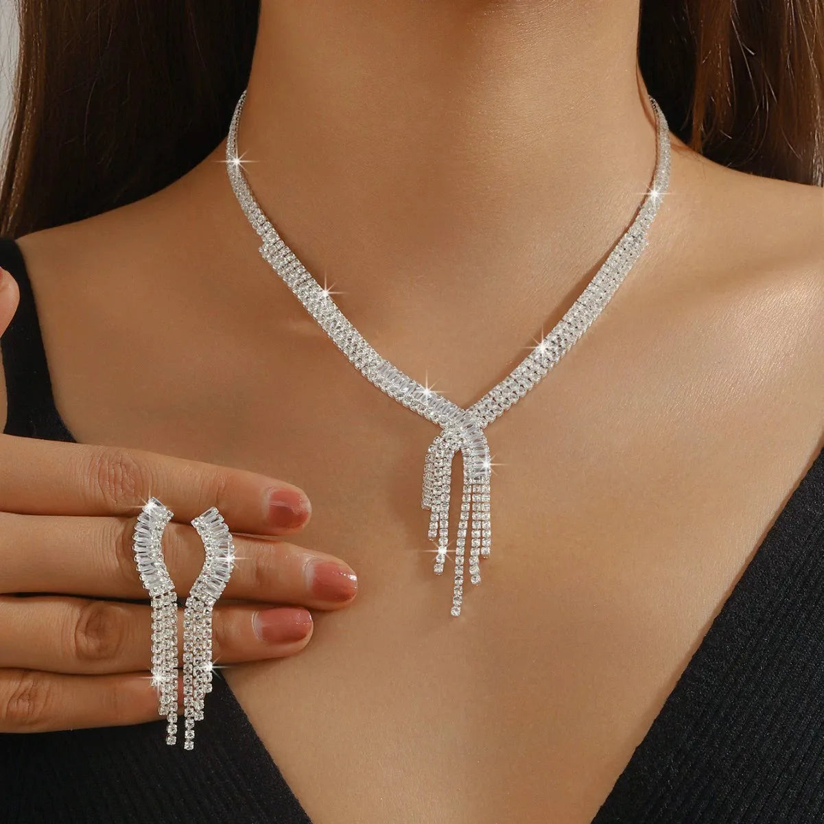 Ladies' Fashionable Silver-Plated And Diamond-Encrusted Metal Necklace, Earrings Set, Bride'S Wedding Attire And Accessories