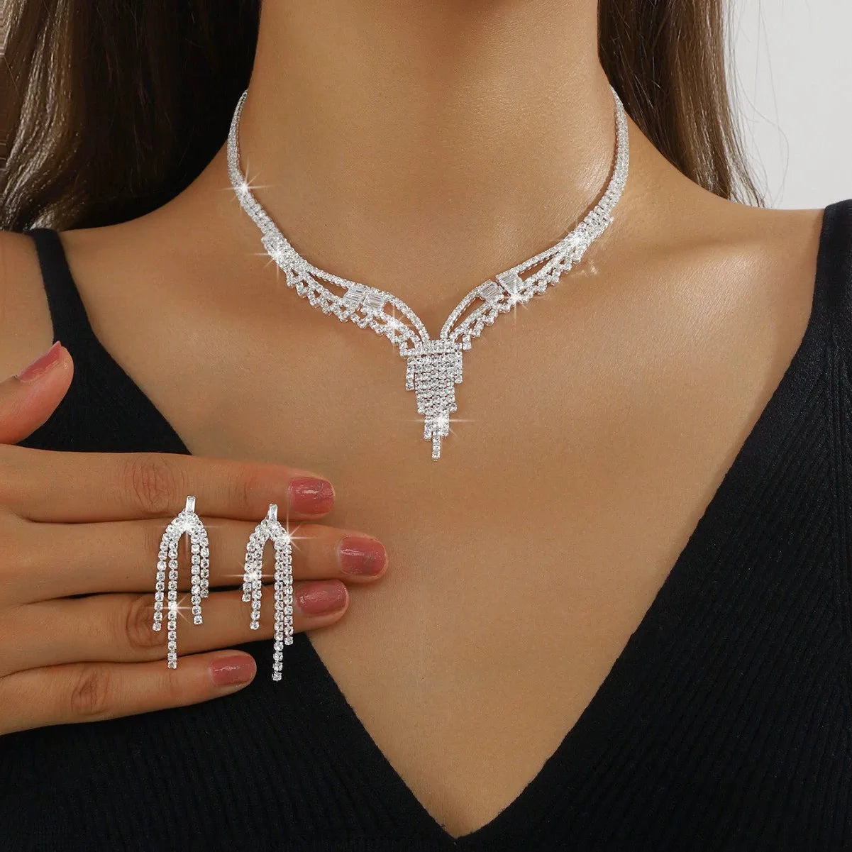 Ladies' Fashionable Silver-Plated And Diamond-Encrusted Metal Necklace, Earrings Set, Bride'S Wedding Attire And Accessories