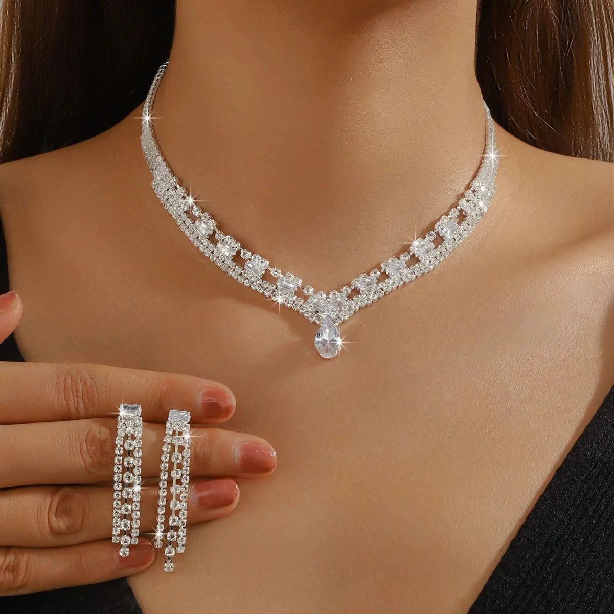 Ladies' Fashionable Silver-Plated And Diamond-Encrusted Metal Necklace, Earrings Set, Bride'S Wedding Attire And Accessories