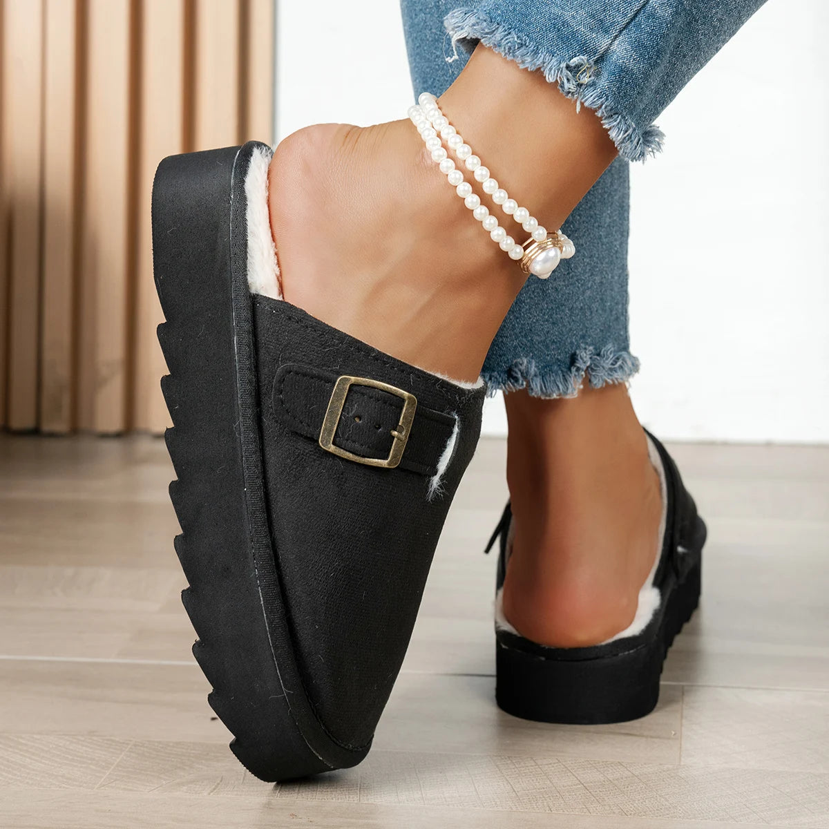 Women's winter plush lined slippers, warm, noise-reducing family slippers, easy to wear and comfortable indoor footwear