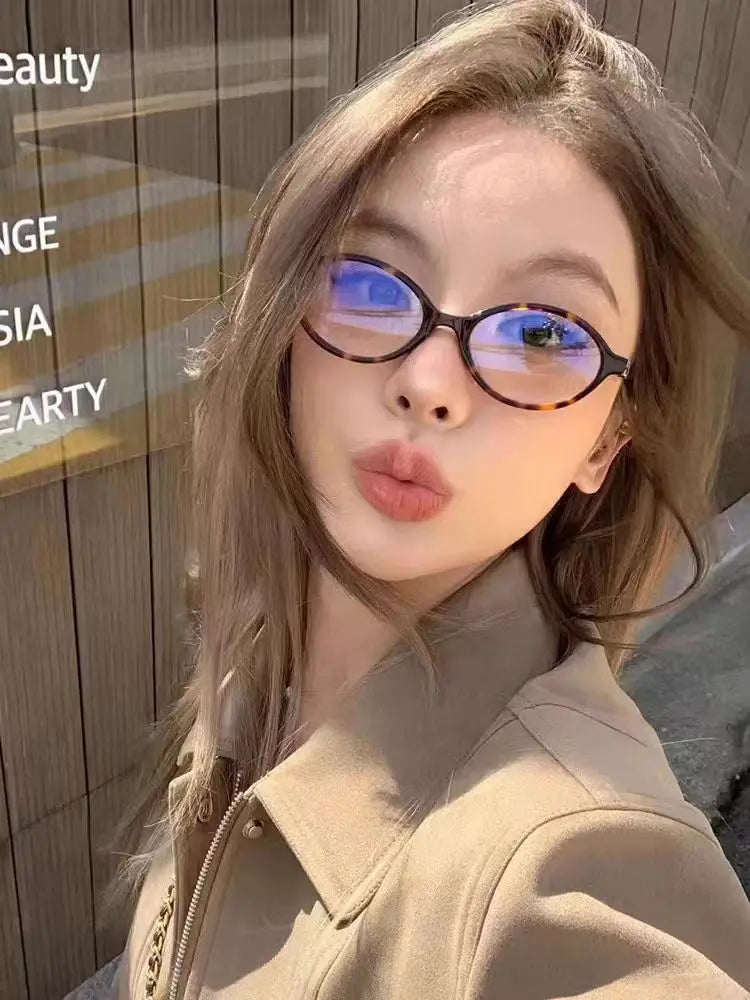 BLMUSA Retro Anti Blue Ray Photochromic Myopia Glasses Women Oval Small Frames Prescription Glasses Pop Classic Reading Glasses
