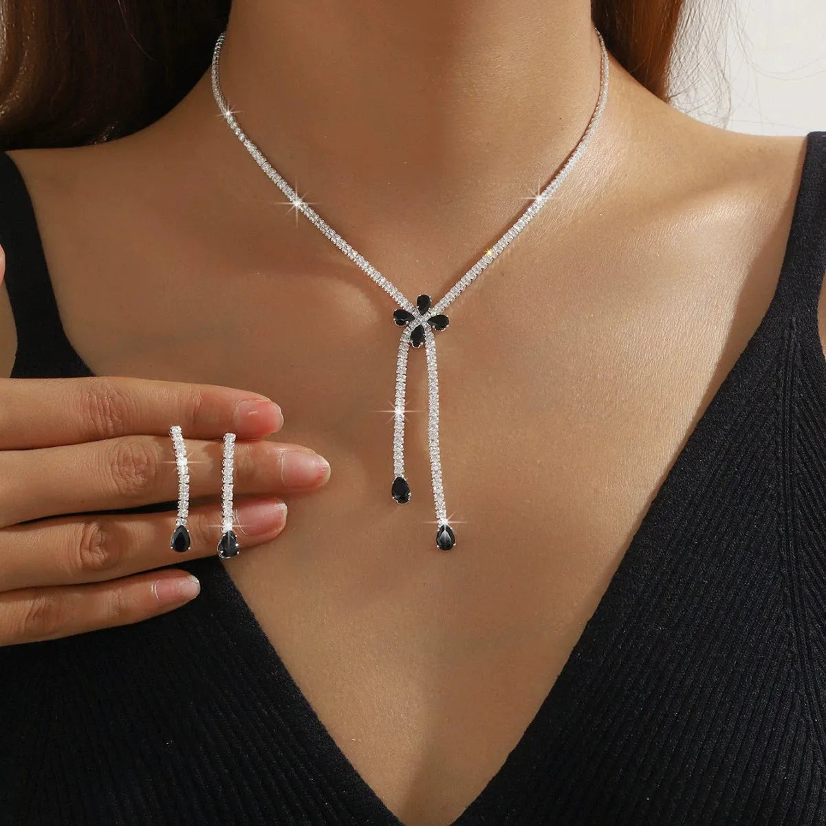 Ladies' Fashionable Silver-Plated And Diamond-Encrusted Metal Necklace, Earrings Set, Bride'S Wedding Attire And Accessories