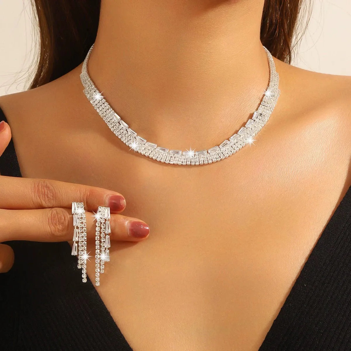 Ladies' Fashionable Silver-Plated And Diamond-Encrusted Metal Necklace, Earrings Set, Bride'S Wedding Attire And Accessories