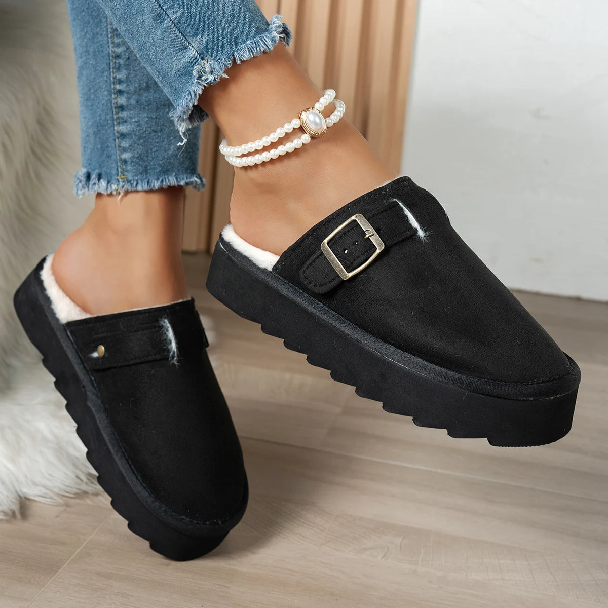 Women's winter plush lined slippers, warm, noise-reducing family slippers, easy to wear and comfortable indoor footwear