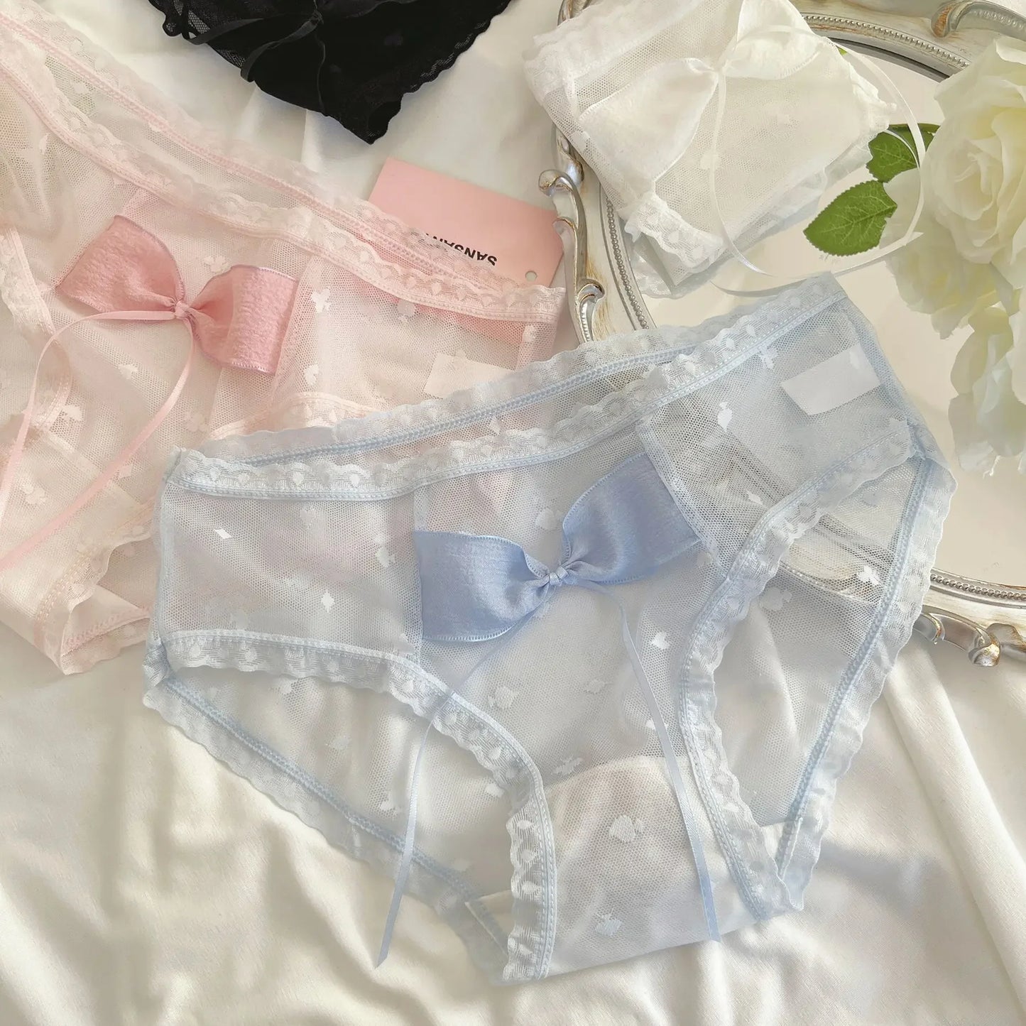 Pure Desire Sexy Lace Briefs Girls Underwear Netting Seamless Butt Covering Mid Waist Design Cute Butterfly Knot Women's Panties