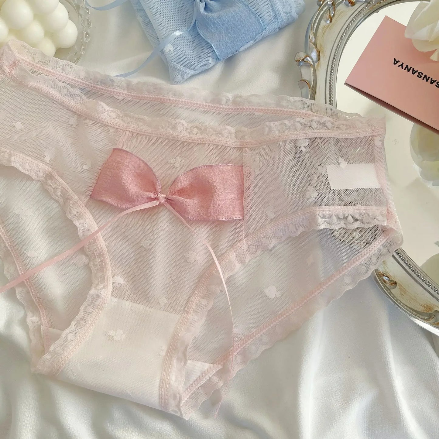 Pure Desire Sexy Lace Briefs Girls Underwear Netting Seamless Butt Covering Mid Waist Design Cute Butterfly Knot Women's Panties