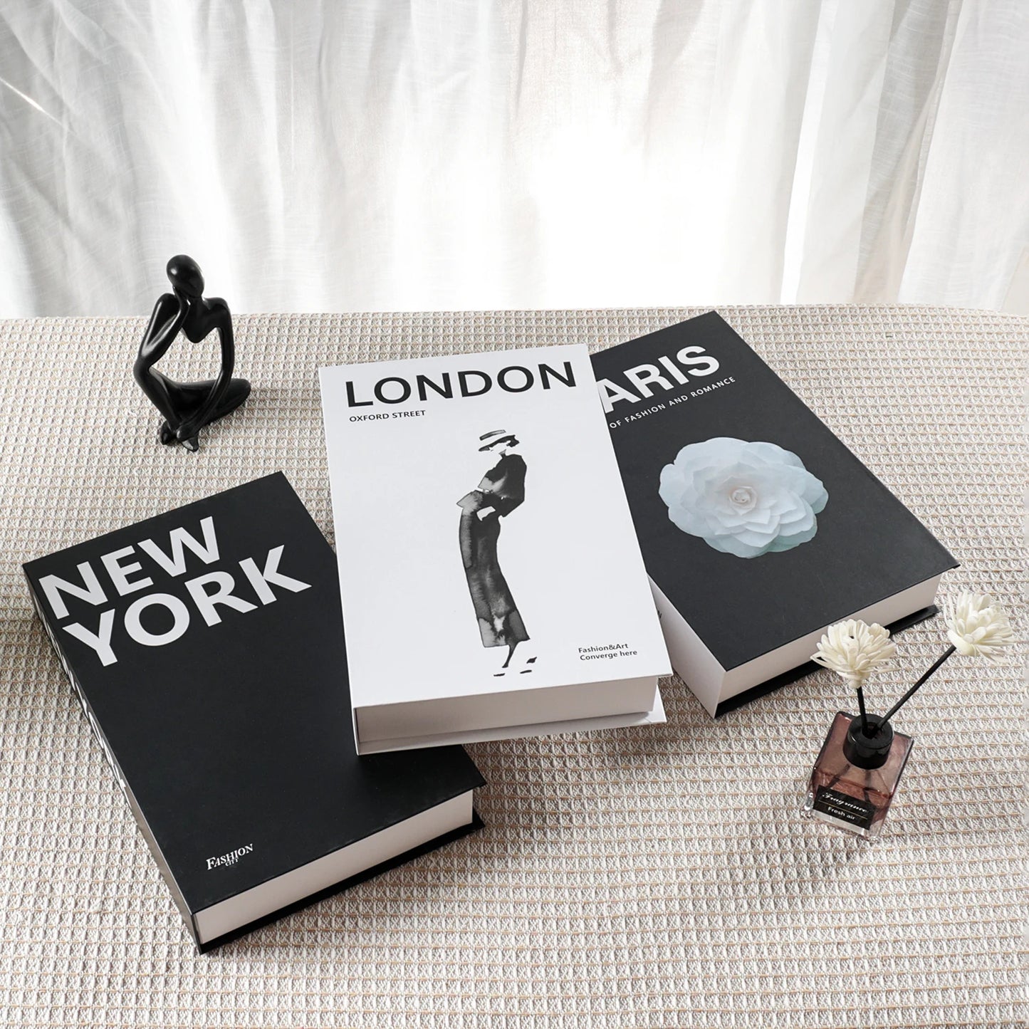 Luxury Fake Books for Decoration Openable Simulation Book Storage Box Coffee Table Books Villa Hotle Home Decor Shooting Props